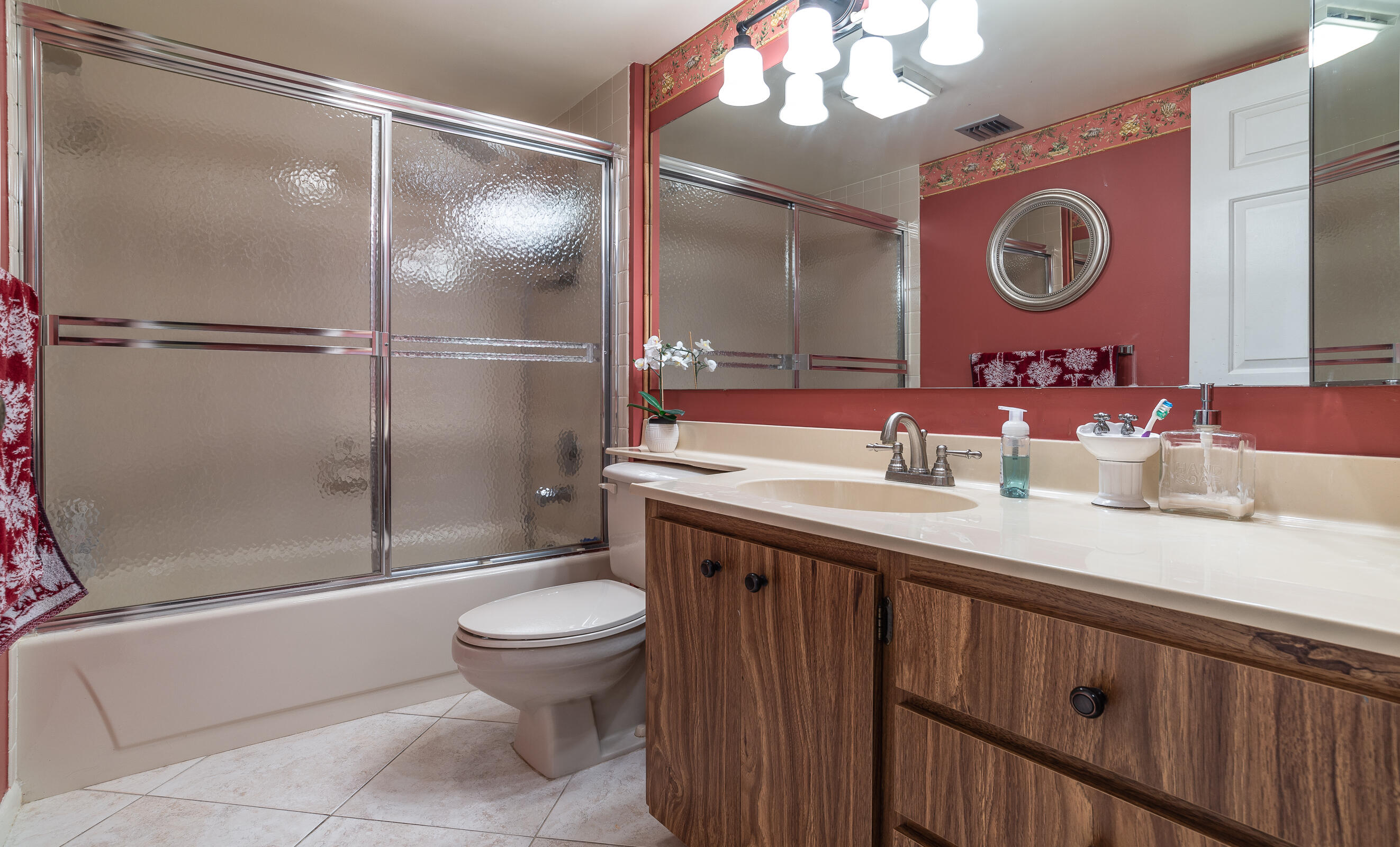 6049 Balboa Circle 301