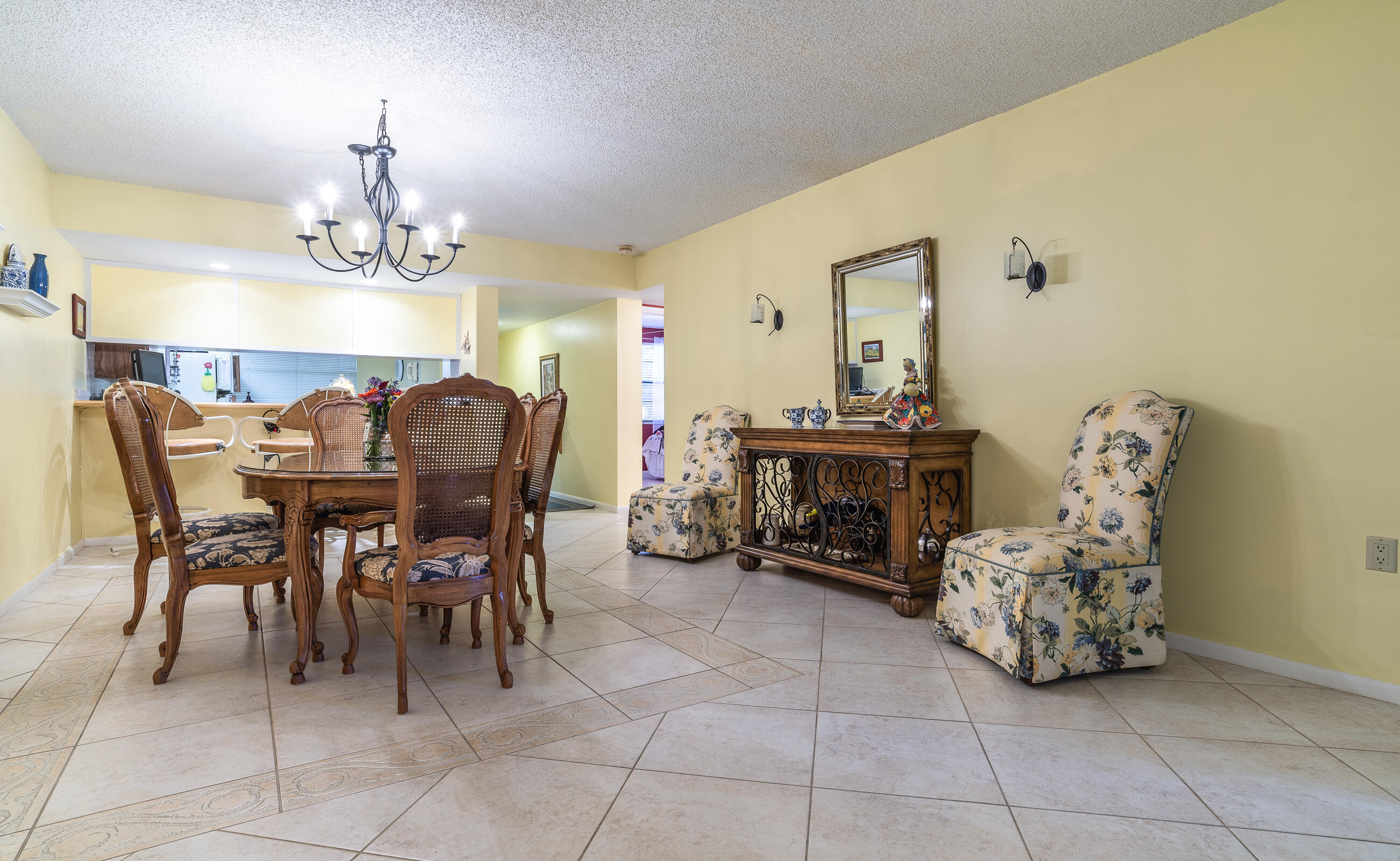 6049 Balboa Circle 301
