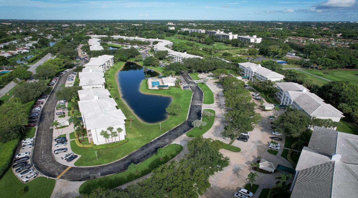 6049 Balboa Circle 301