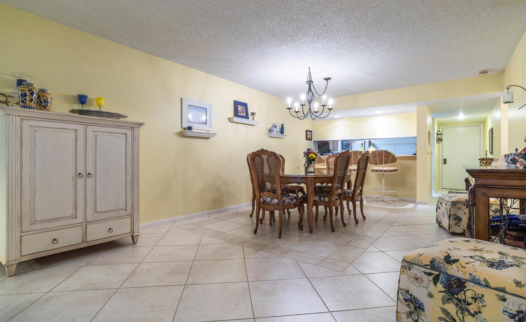 6049 Balboa Circle 301