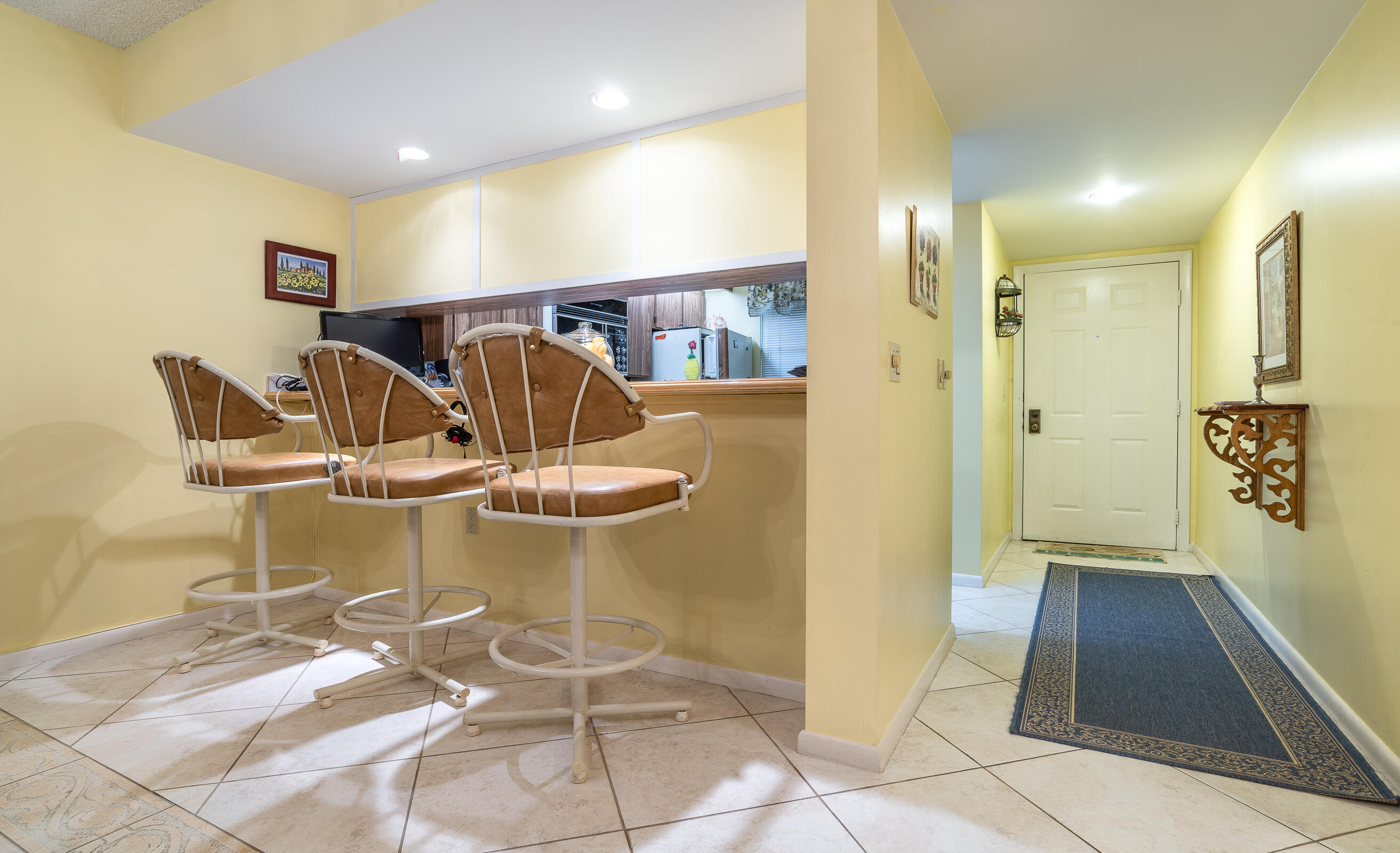 6049 Balboa Circle 301
