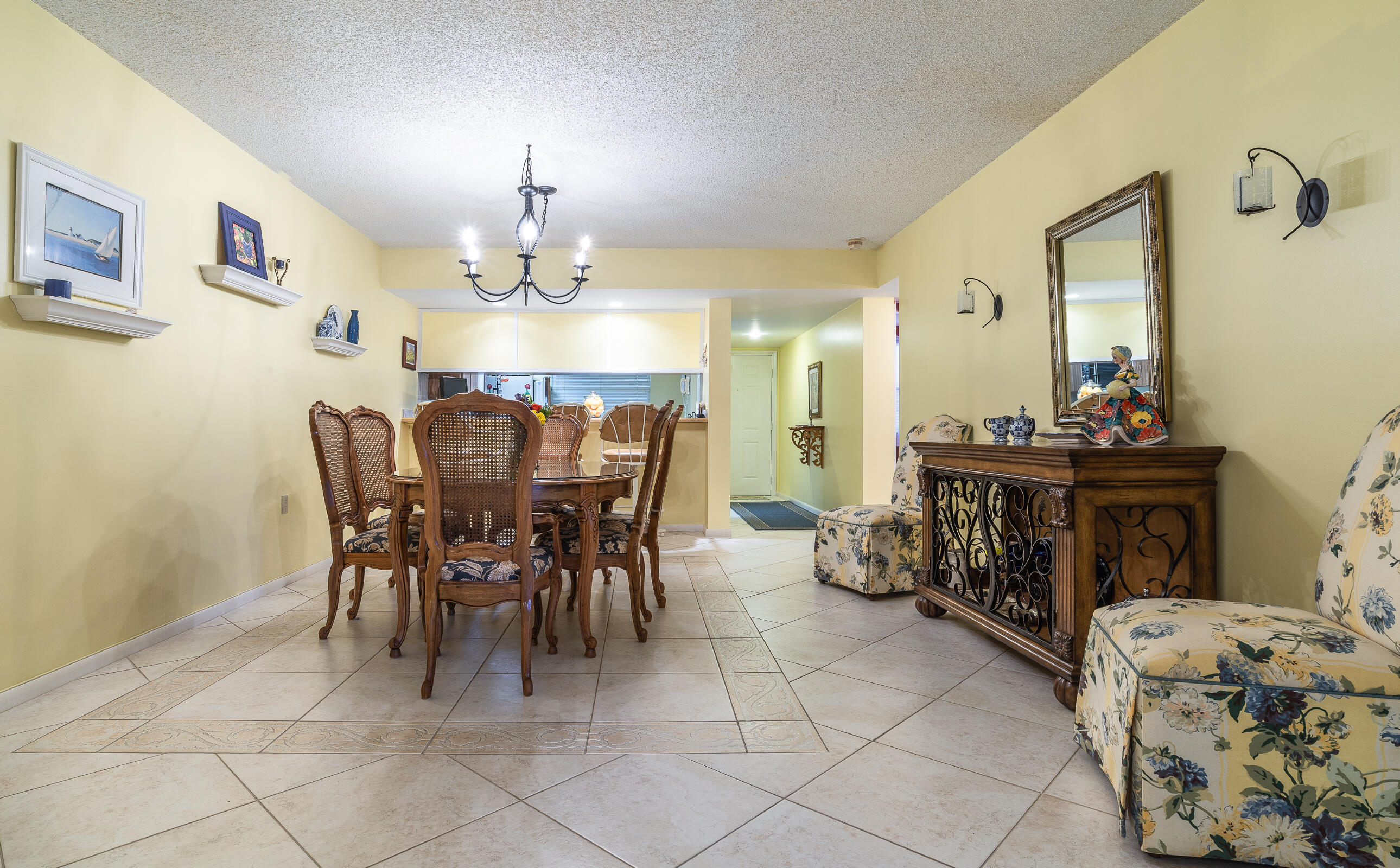 6049 Balboa Circle 301