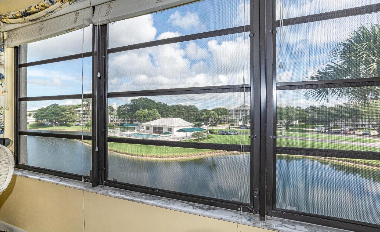 6049 Balboa Circle 301