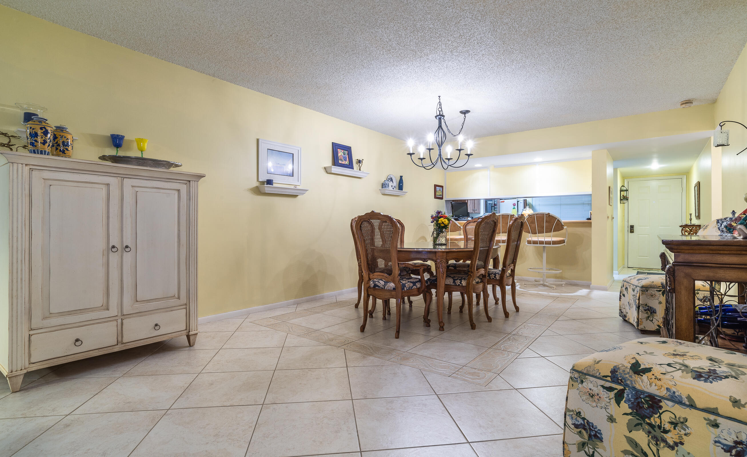 6049 Balboa Circle 301