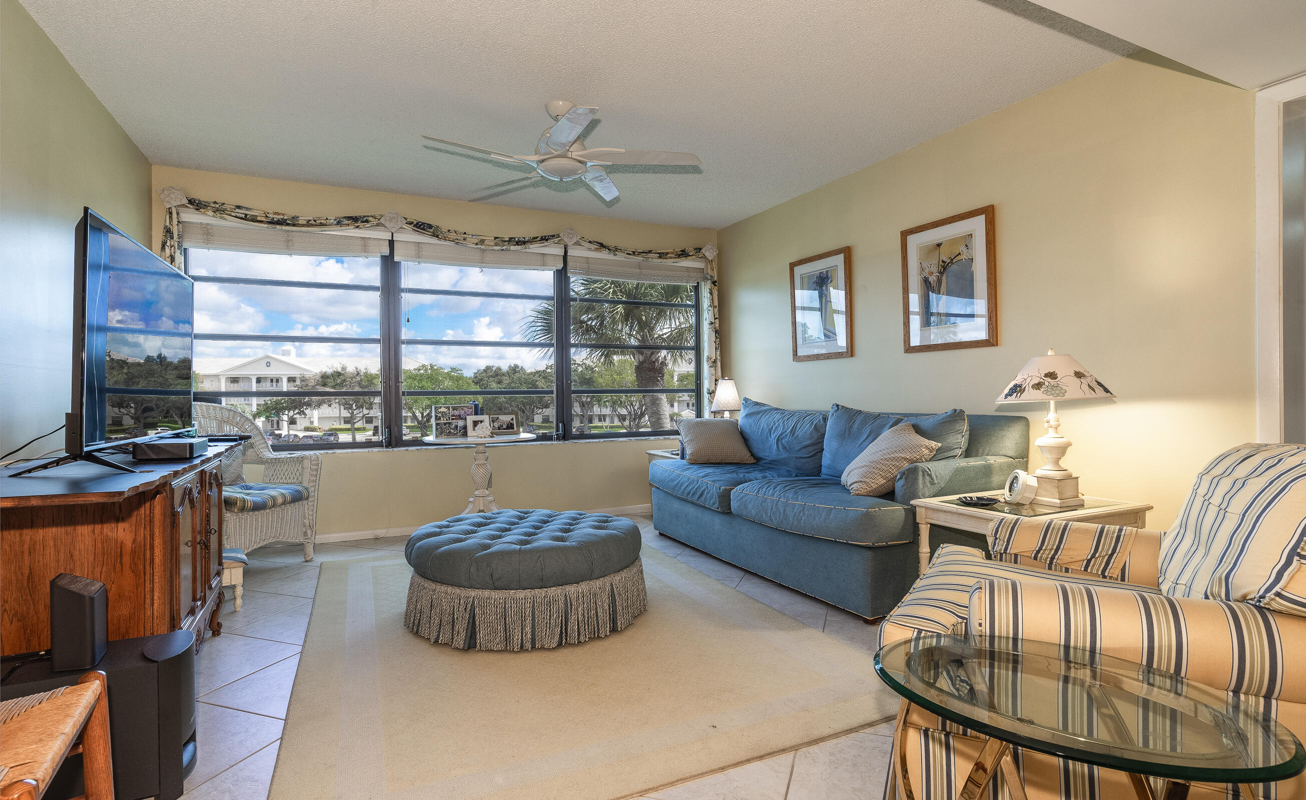 6049 Balboa Circle 301