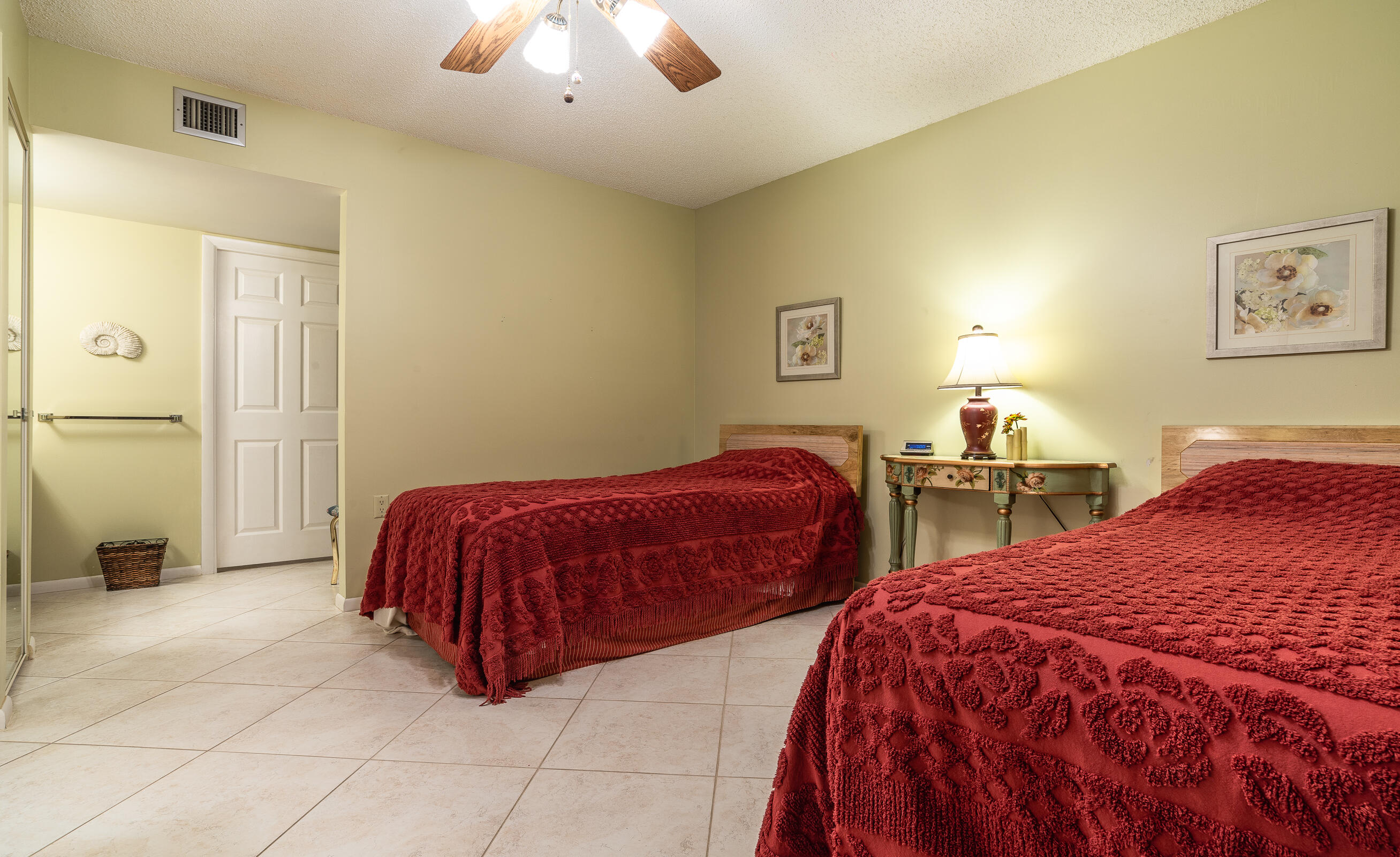 6049 Balboa Circle 301