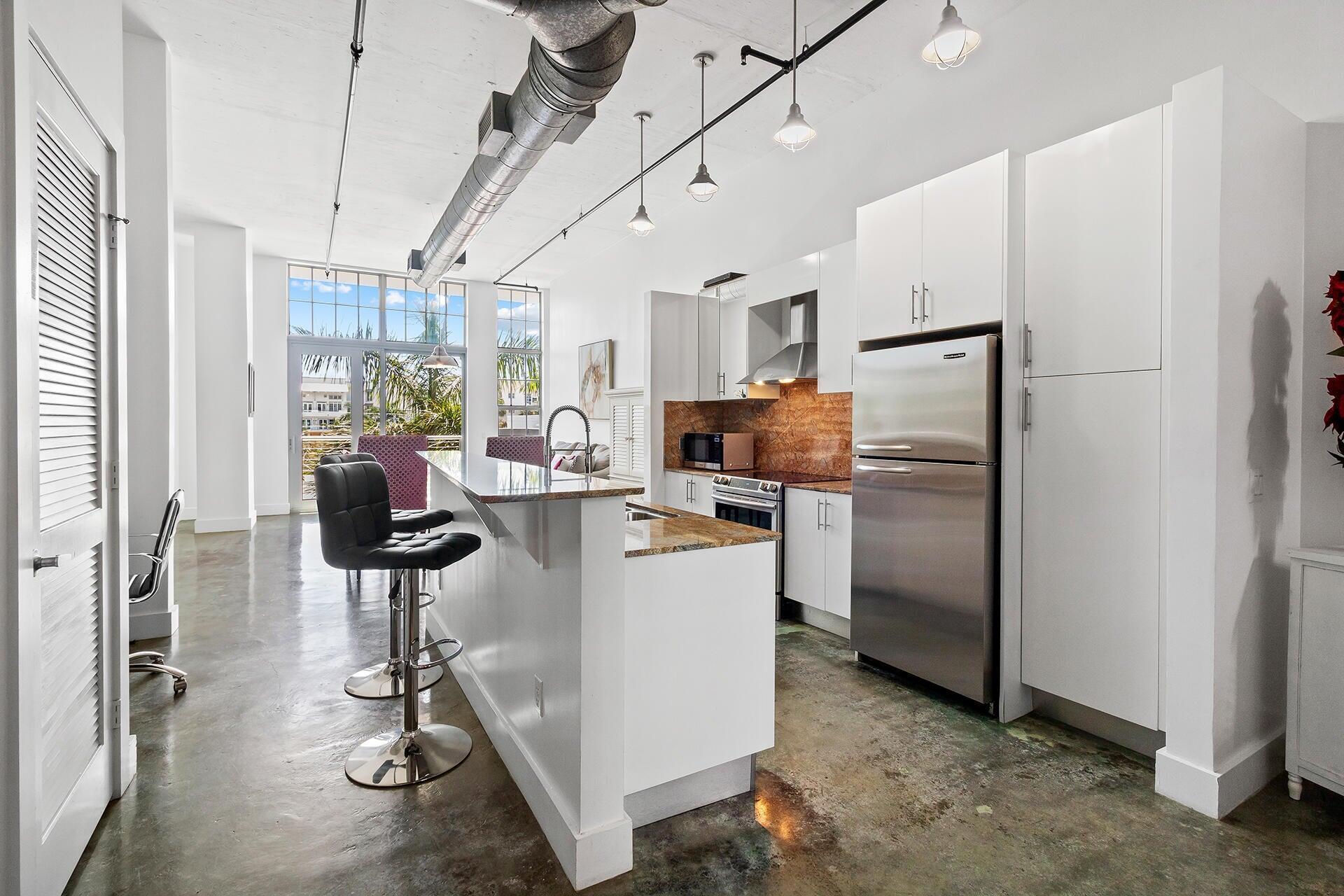 180 NE 4th Avenue 308