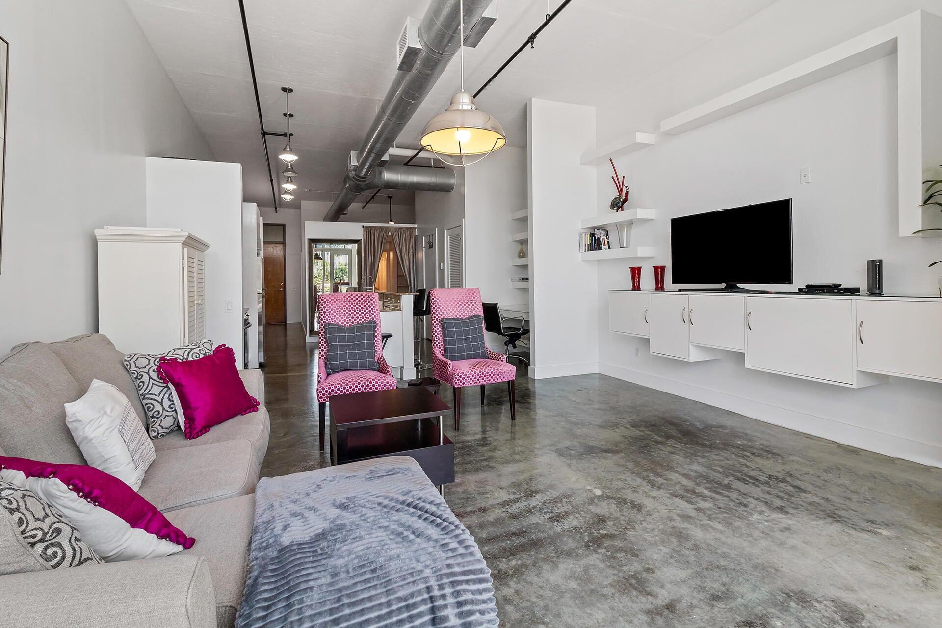 180 NE 4th Avenue 308