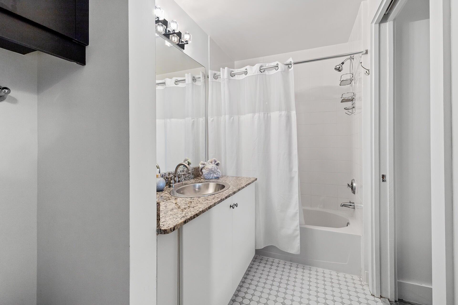 180 NE 4th Avenue 308