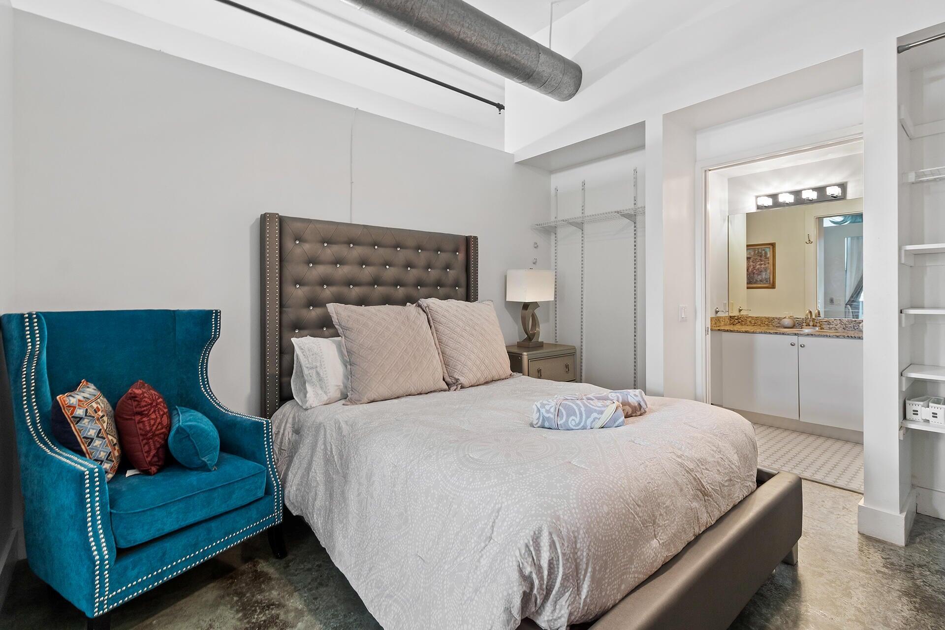 180 NE 4th Avenue 308