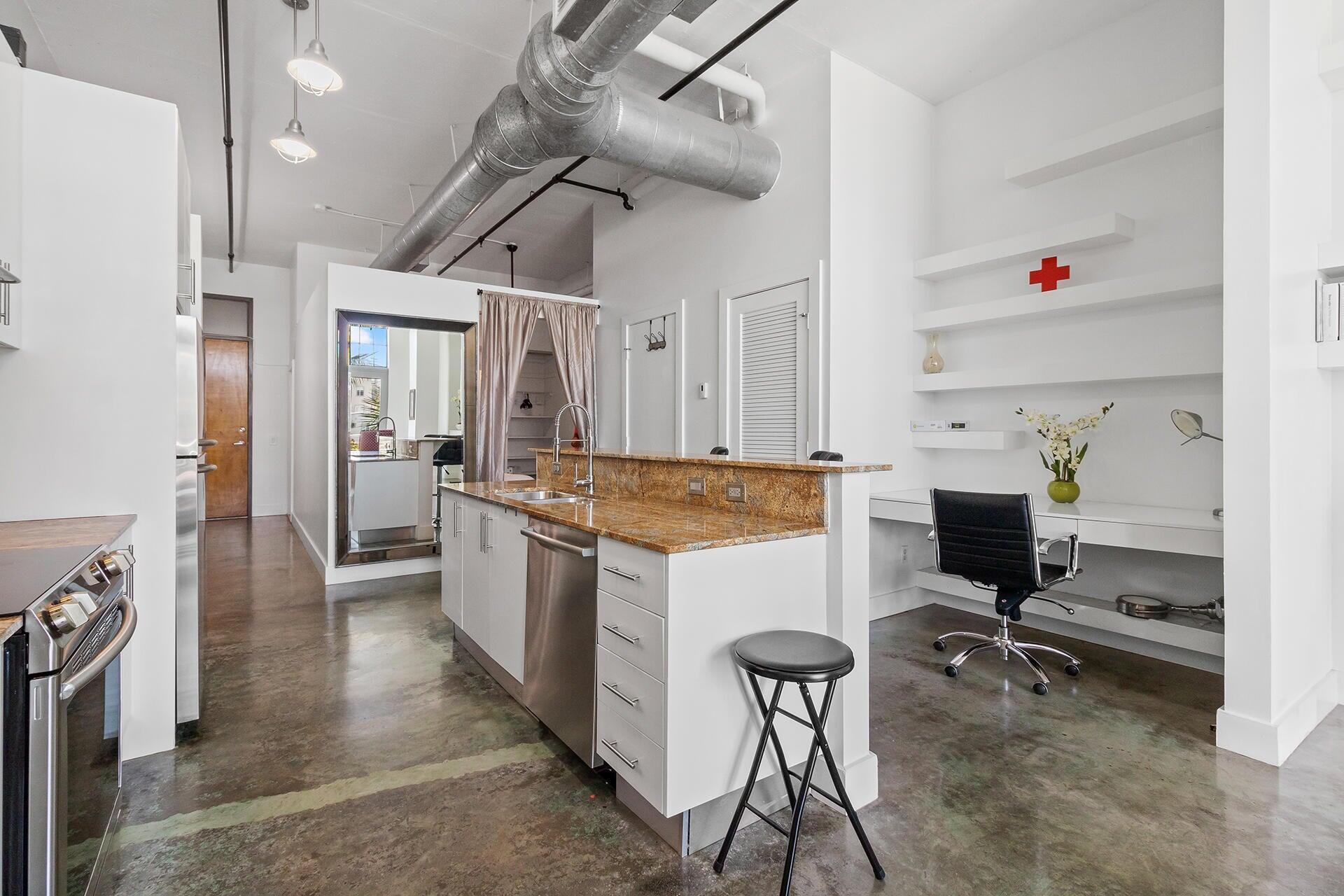 180 NE 4th Avenue 308