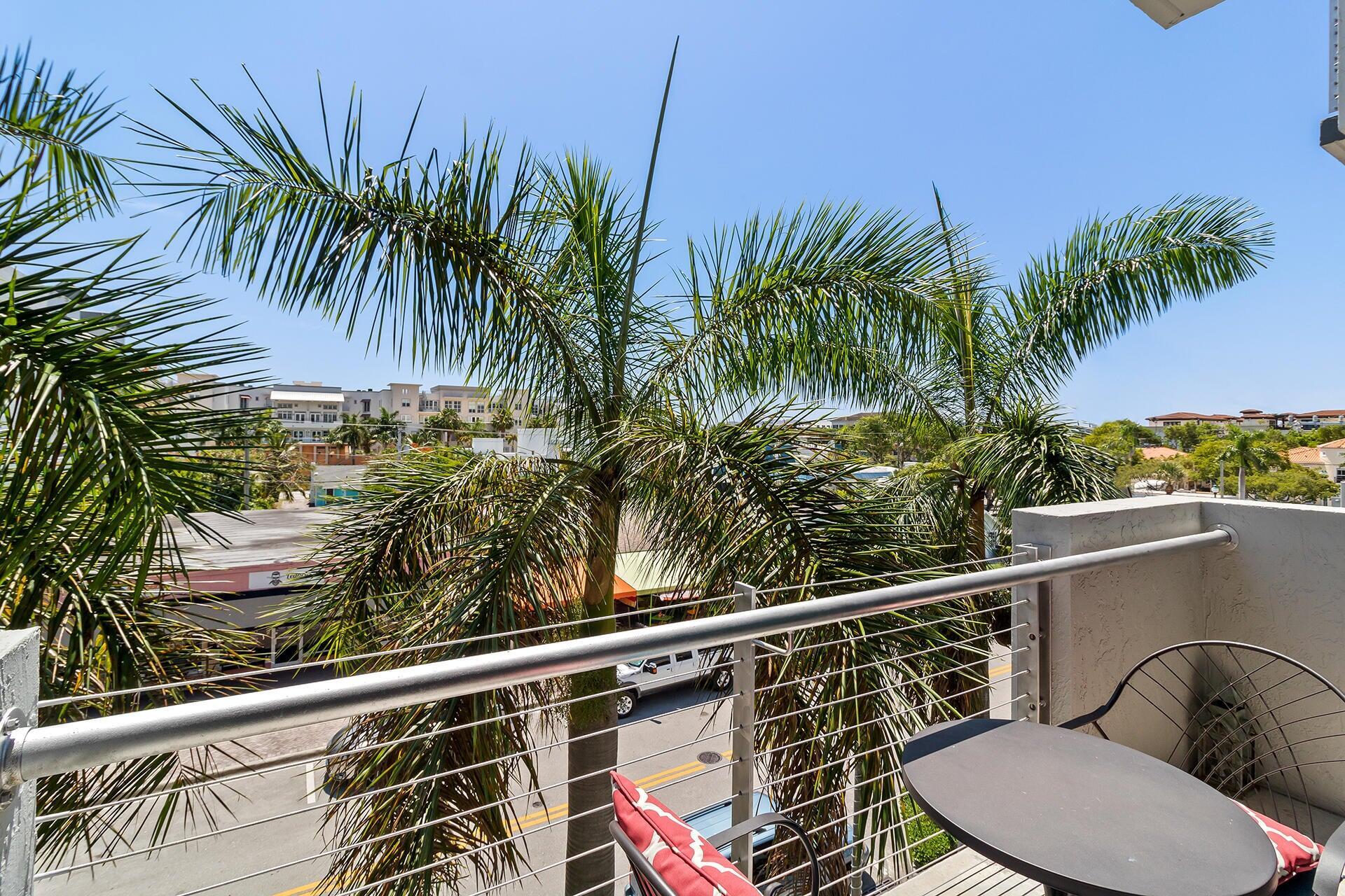 180 NE 4th Avenue 308