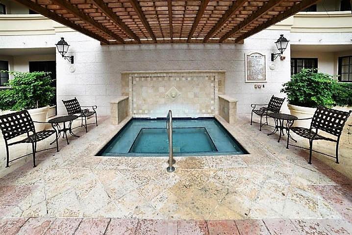 233 S Federal Highway Uph16