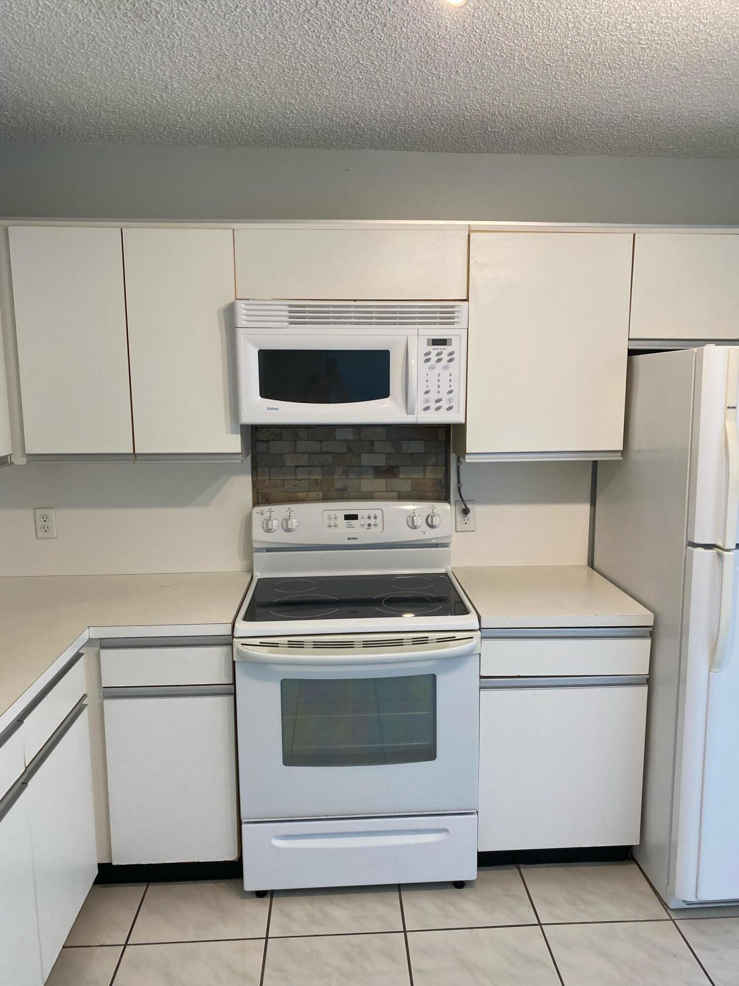 300 E Club Circle 205, Boca Raton Unit: 205