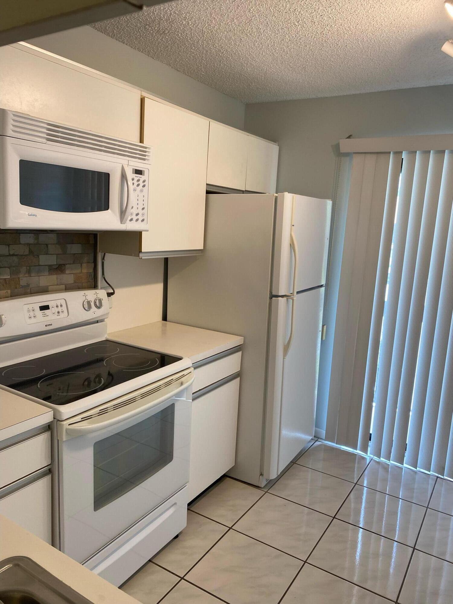 300 E Club Circle 205, Boca Raton Unit: 205
