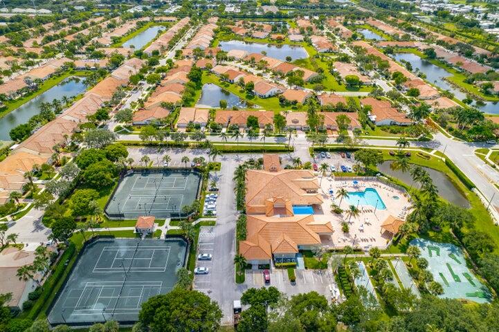 6114 Heliconia Road