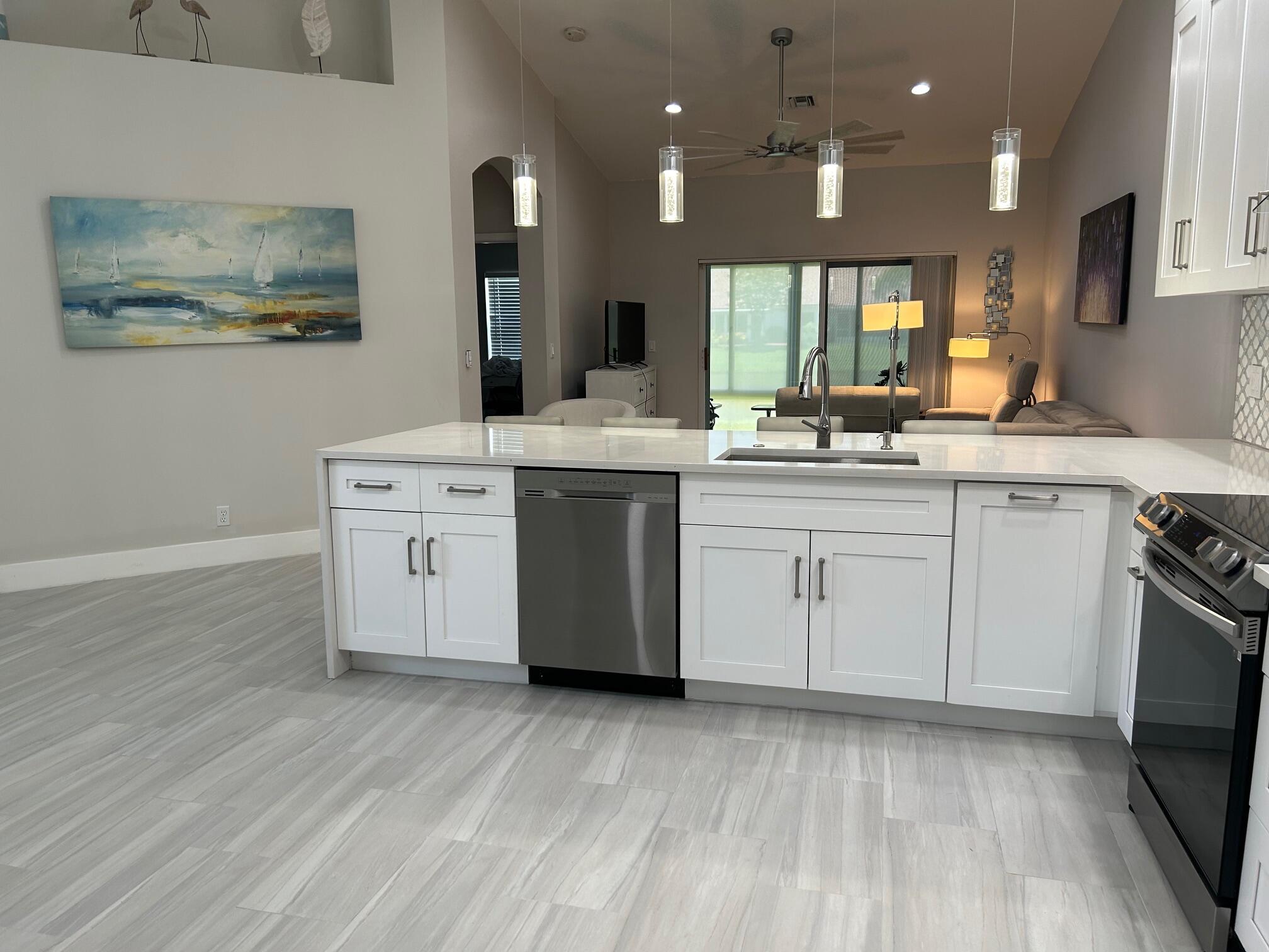 6114 Heliconia Road