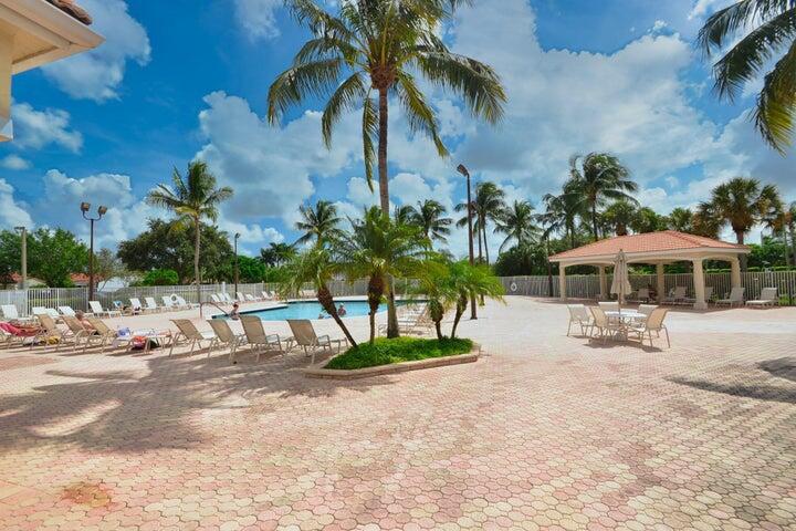 6114 Heliconia Road