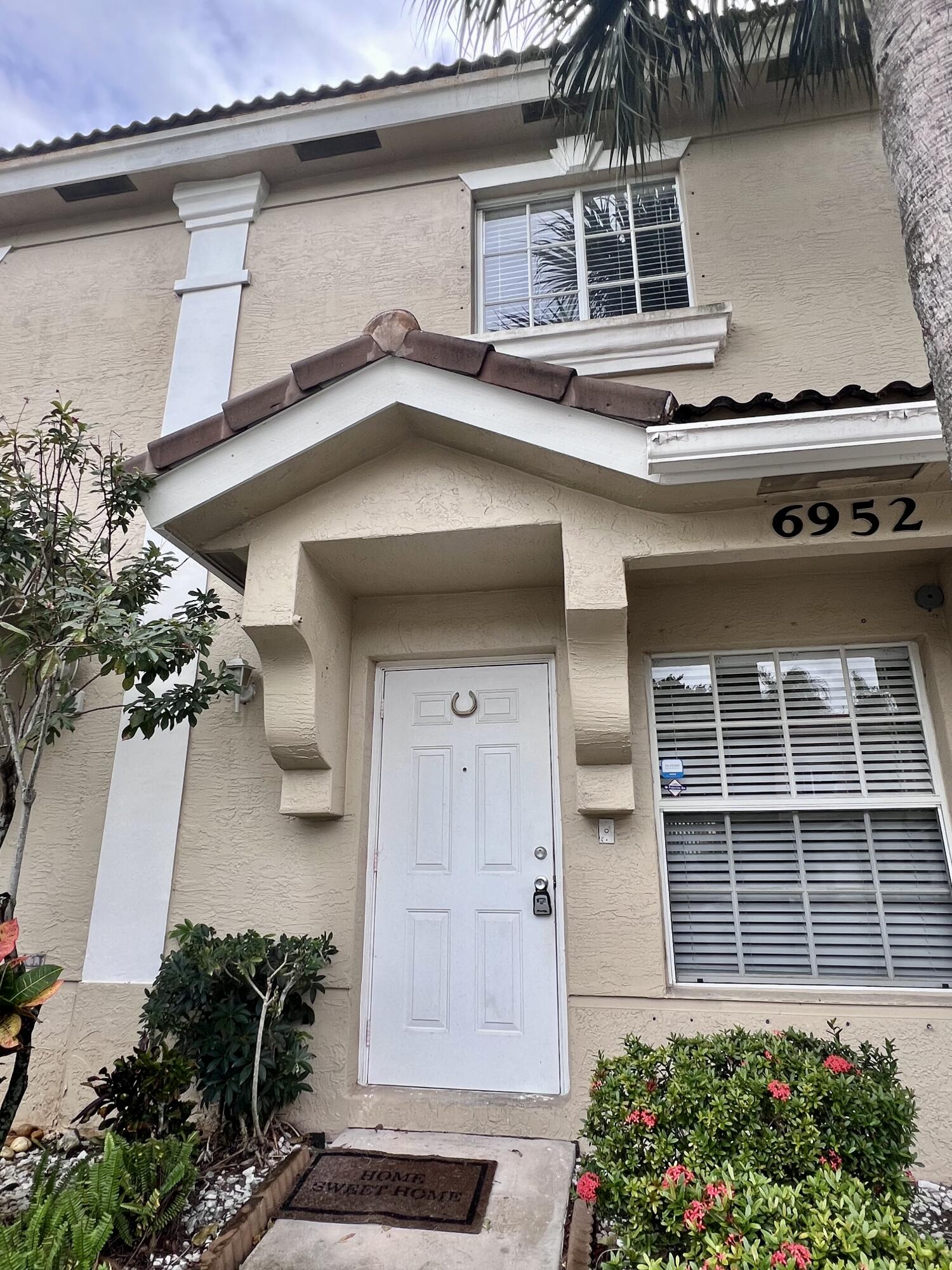 6952 Crooked Fence Drive