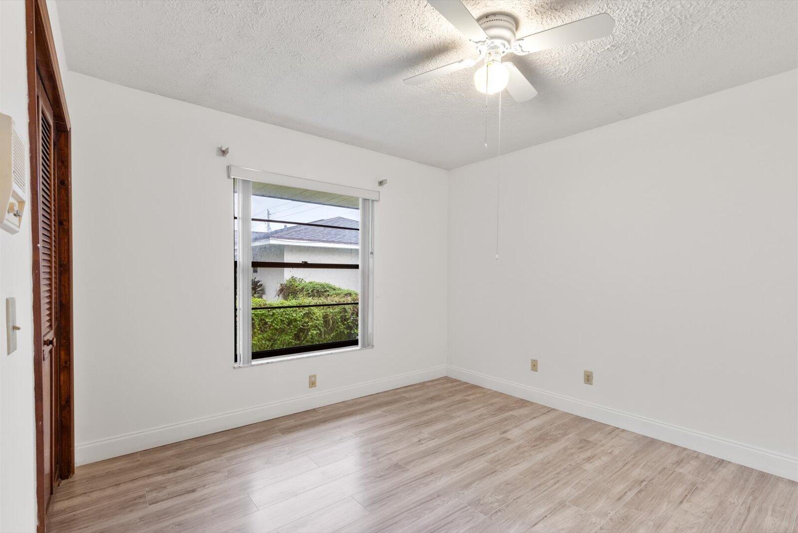 1662 SW Airoso Boulevard