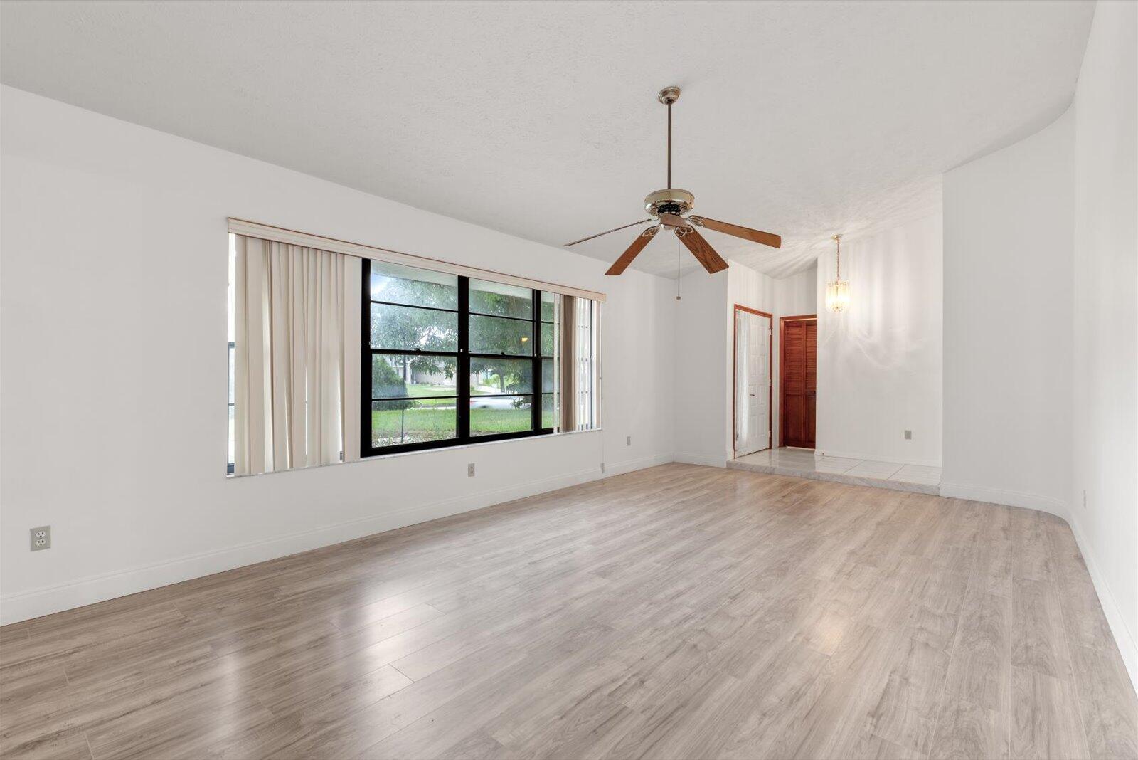 1662 SW Airoso Boulevard