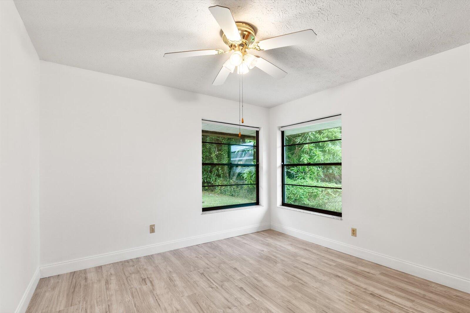 1662 SW Airoso Boulevard