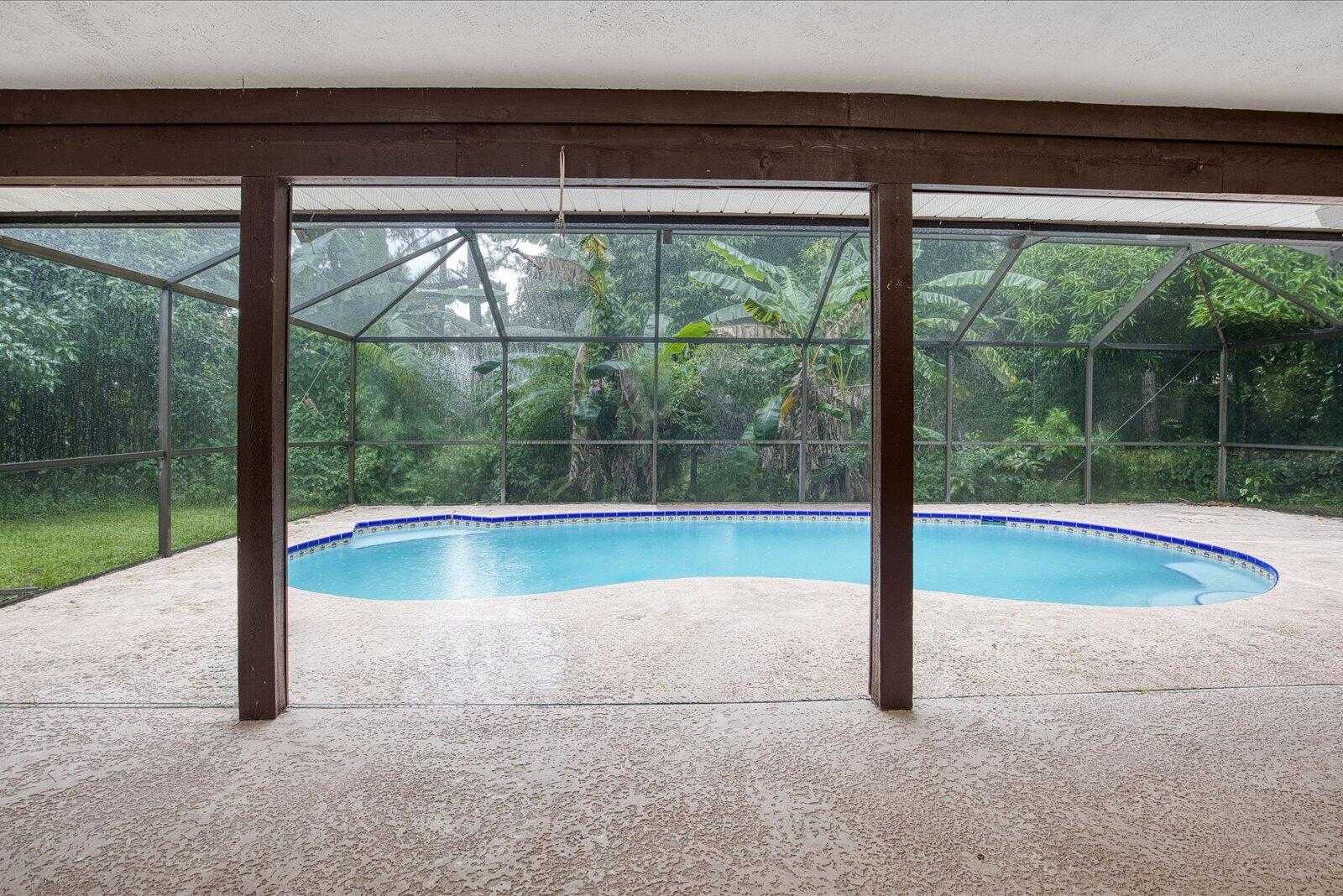 1662 SW Airoso Boulevard