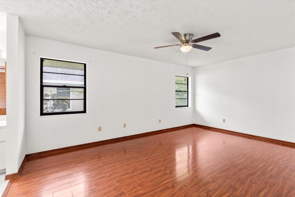 1662 SW Airoso Boulevard