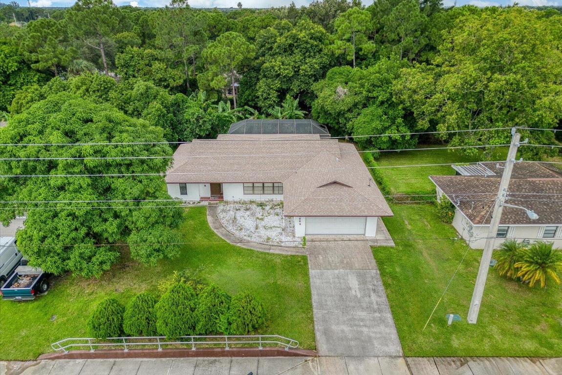 1662 SW Airoso Boulevard