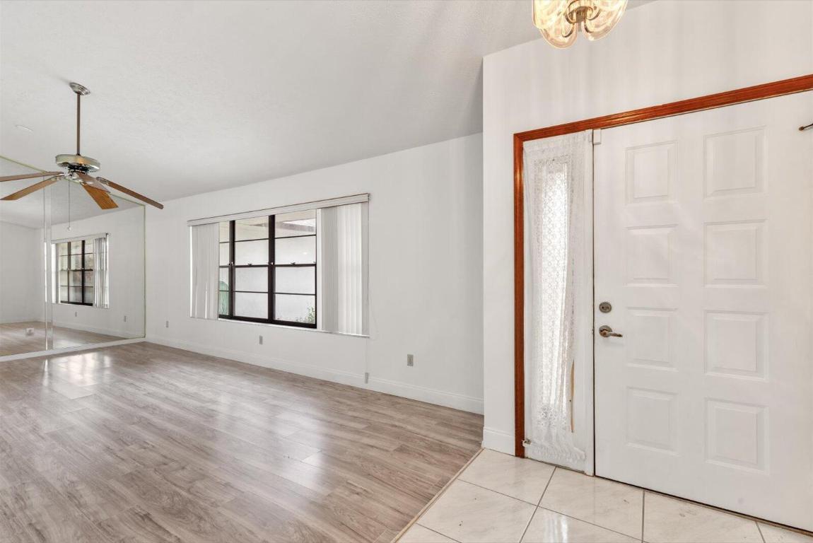 1662 SW Airoso Boulevard