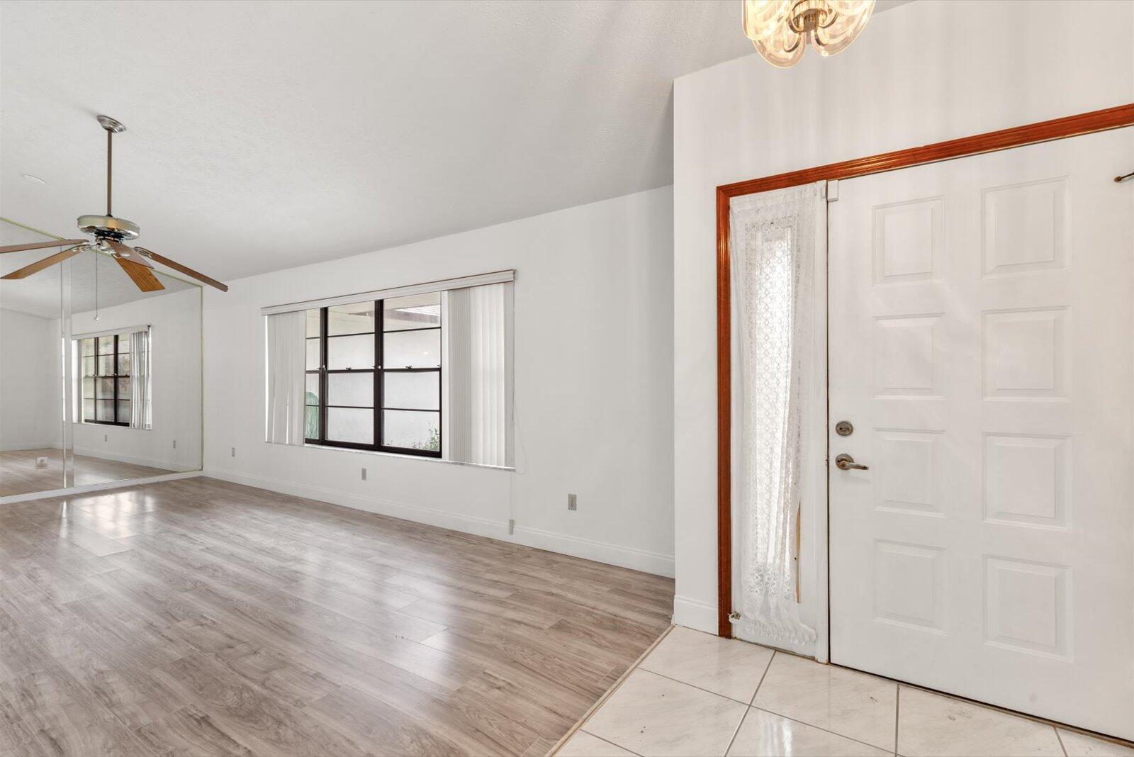 1662 SW Airoso Boulevard