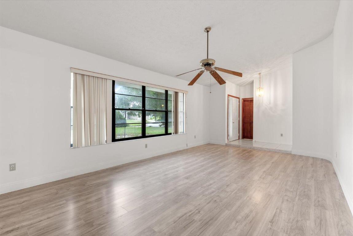 1662 SW Airoso Boulevard