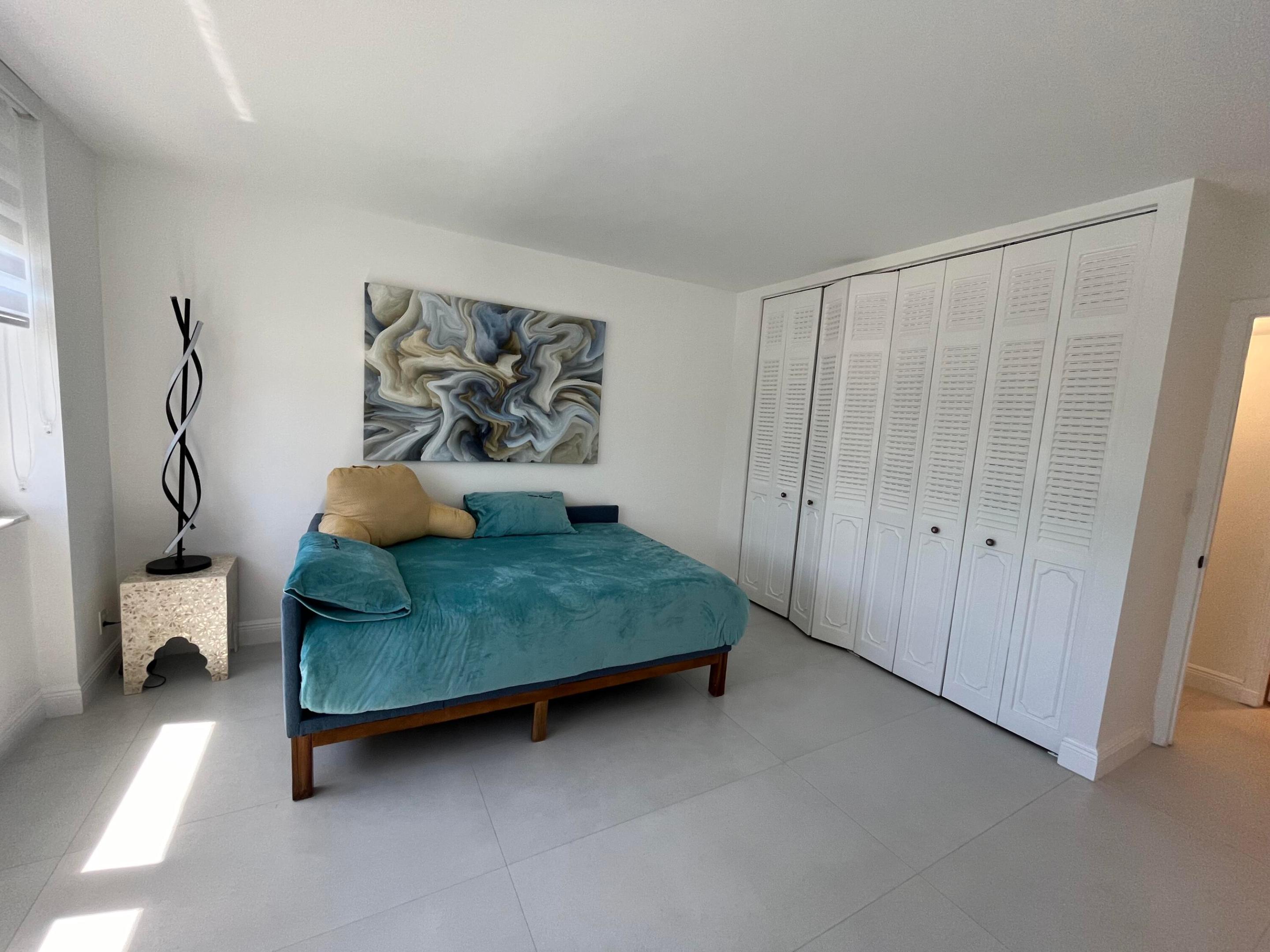 2121 N Ocean Boulevard 207