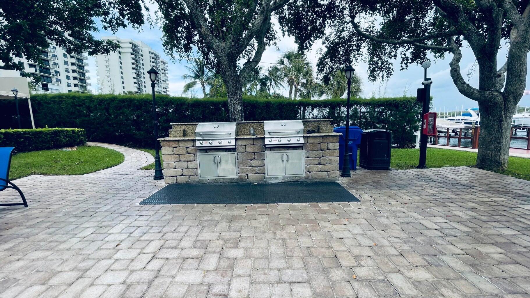 2121 N Ocean Boulevard 207