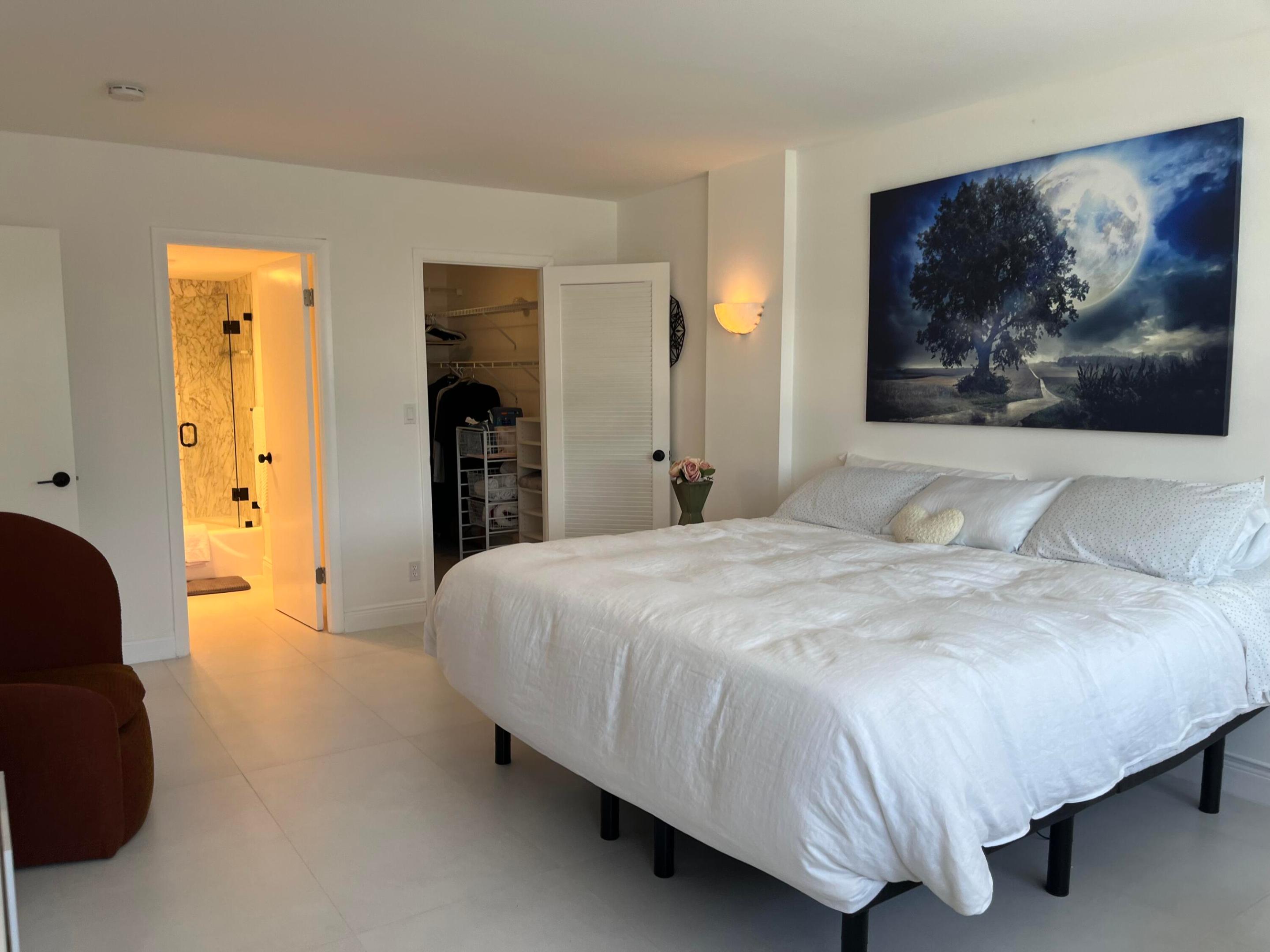 2121 N Ocean Boulevard 207