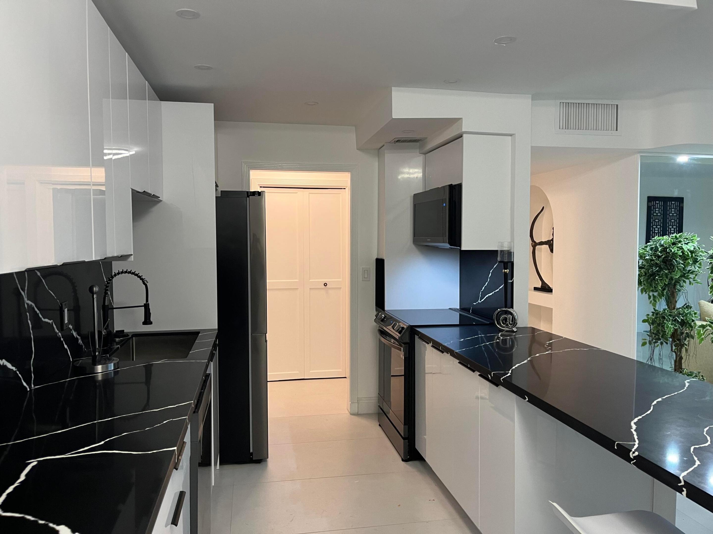 2121 N Ocean Boulevard 207