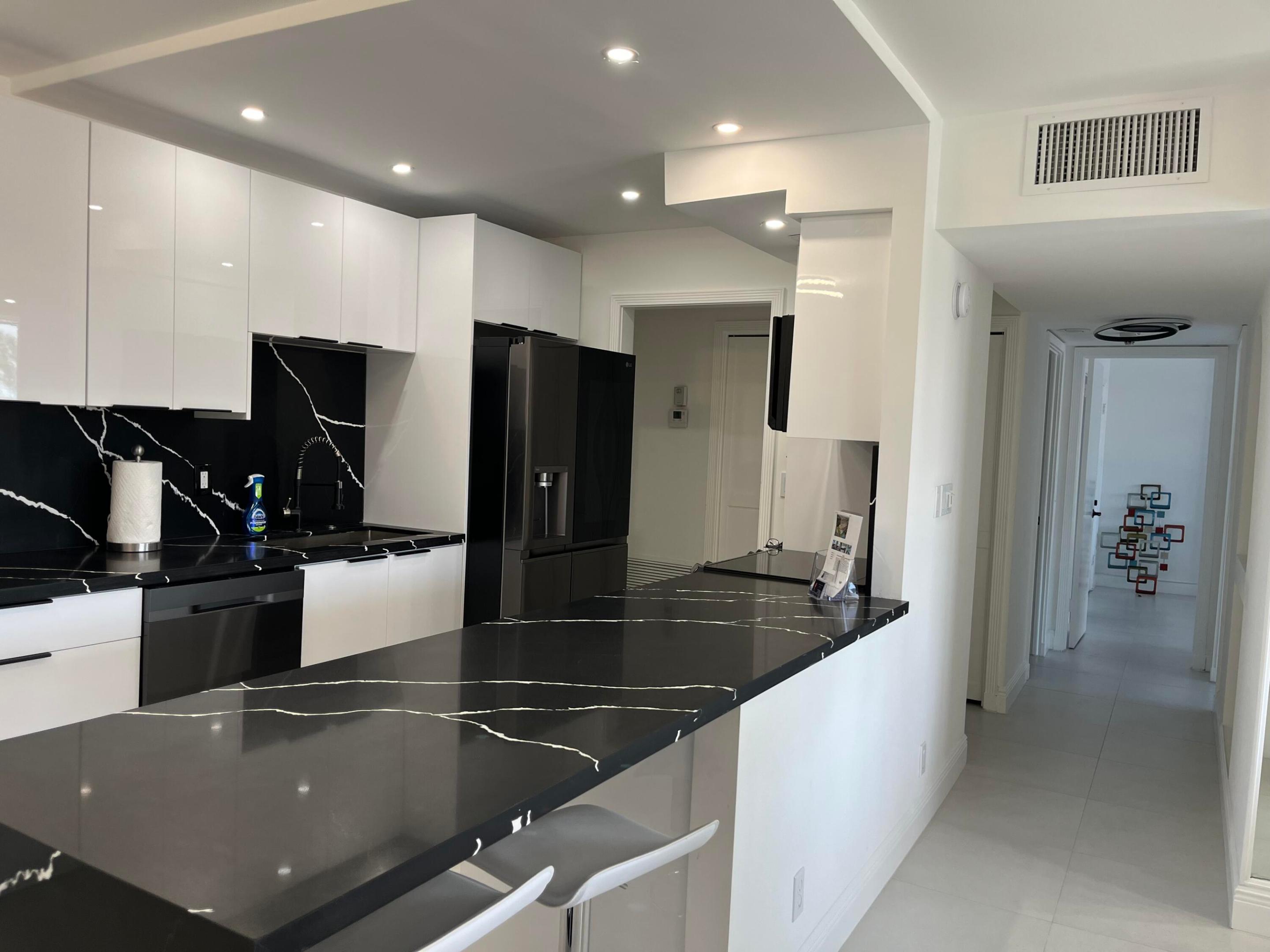 2121 N Ocean Boulevard 207