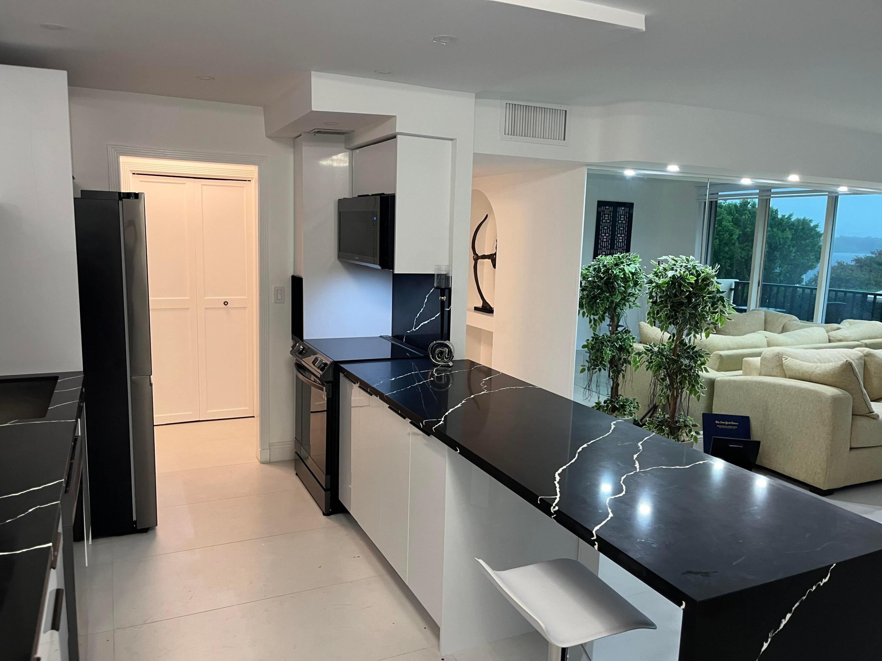 2121 N Ocean Boulevard 207