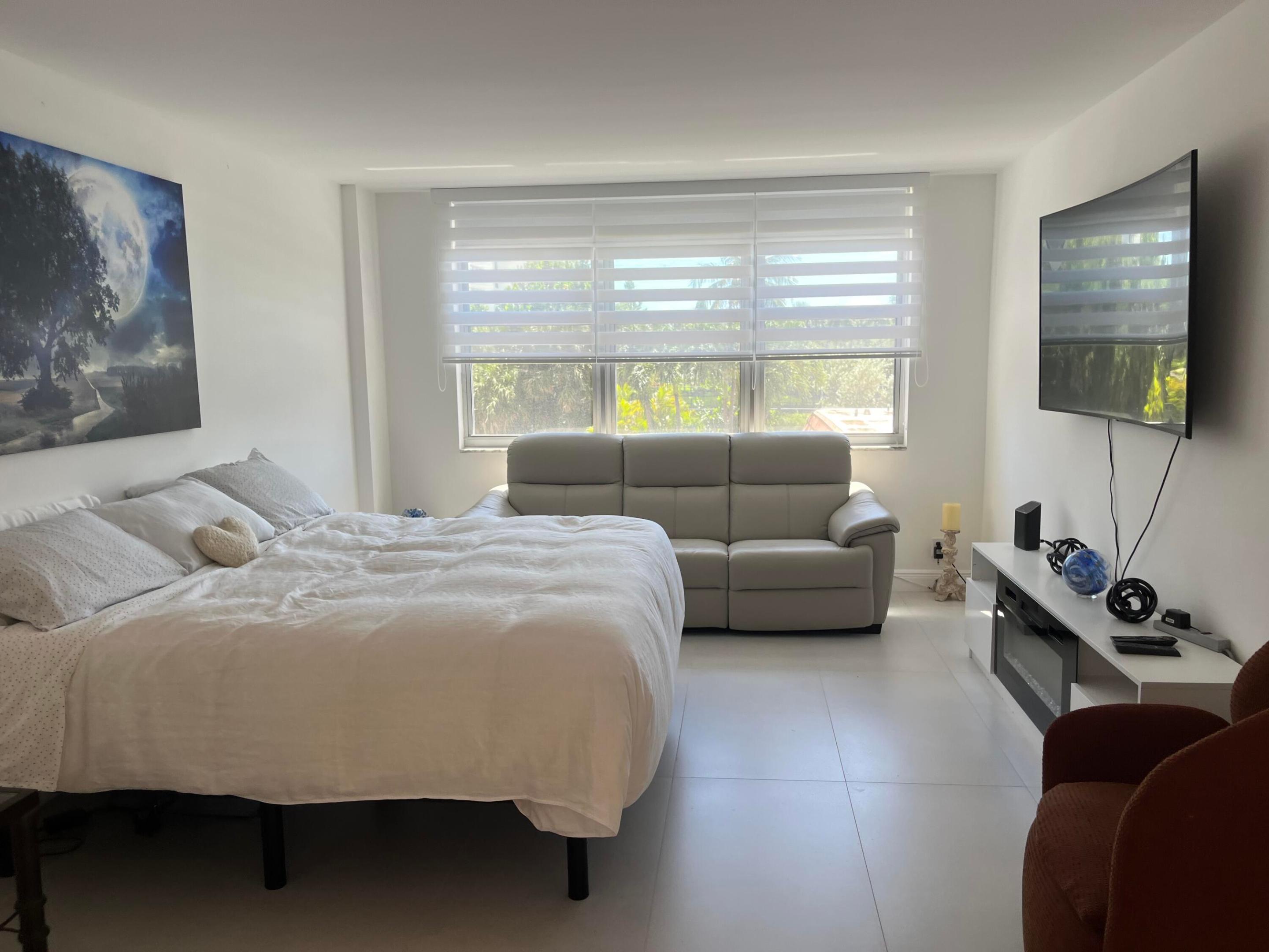 2121 N Ocean Boulevard 207