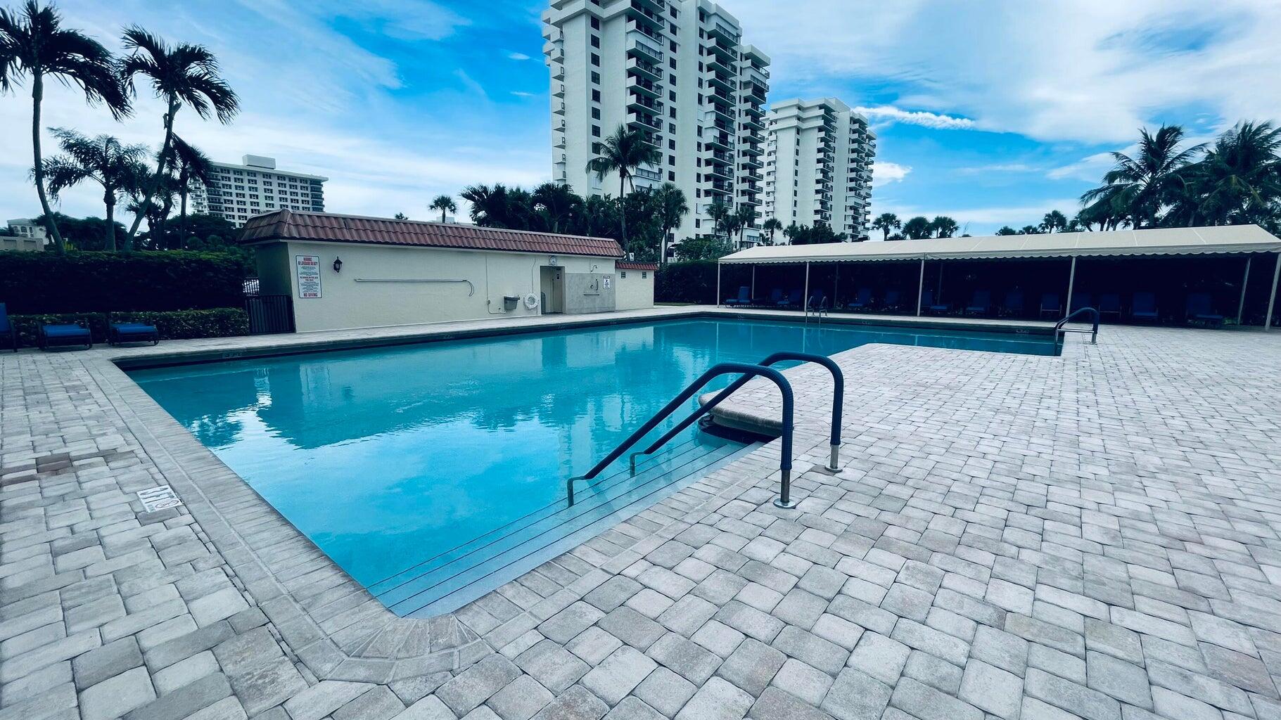 2121 N Ocean Boulevard 207