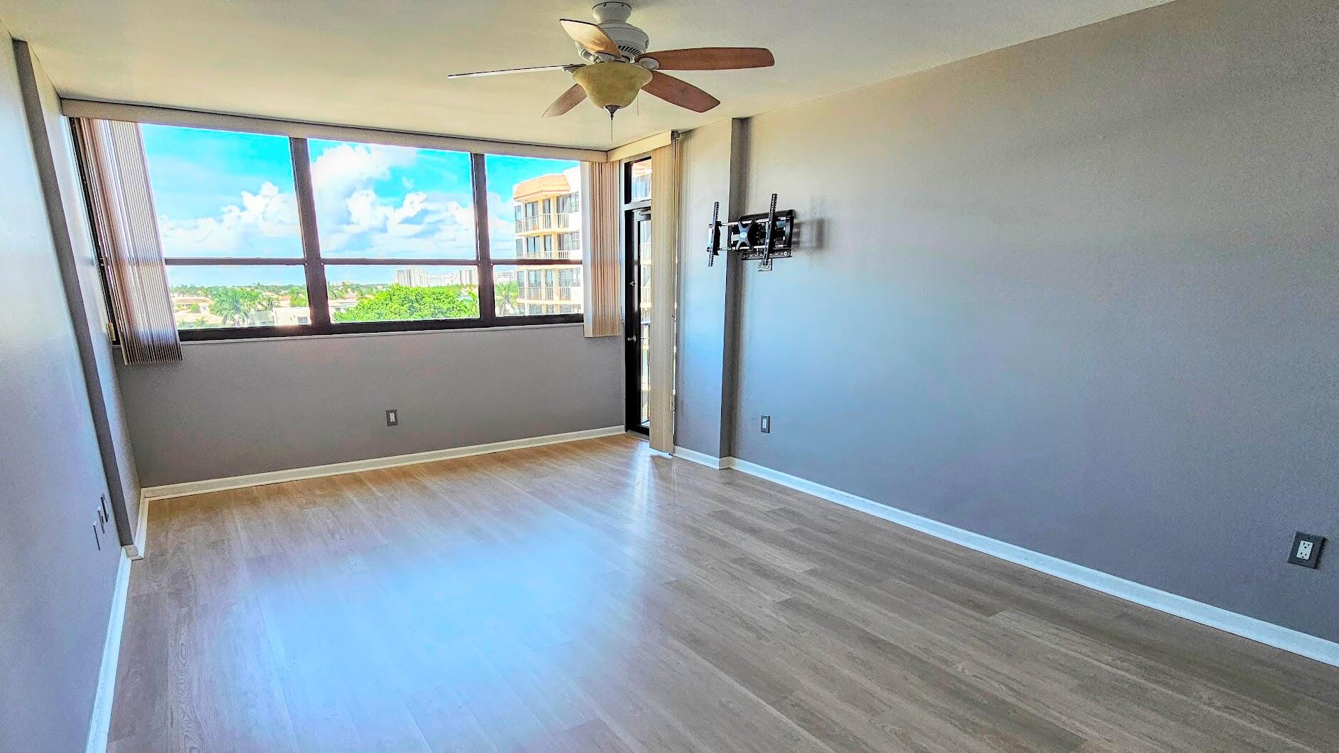 859 Jeffery Street 608