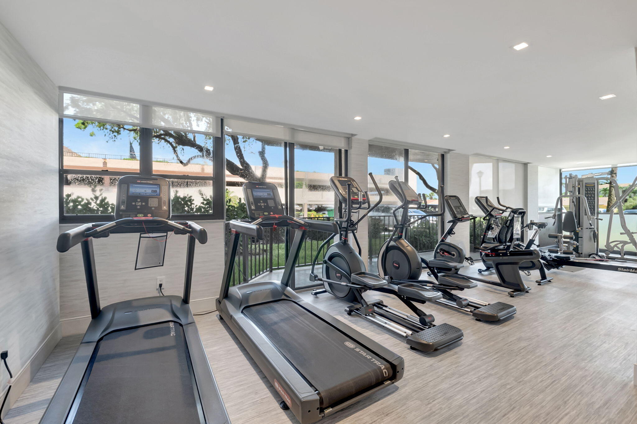 859 Jeffery Street 608