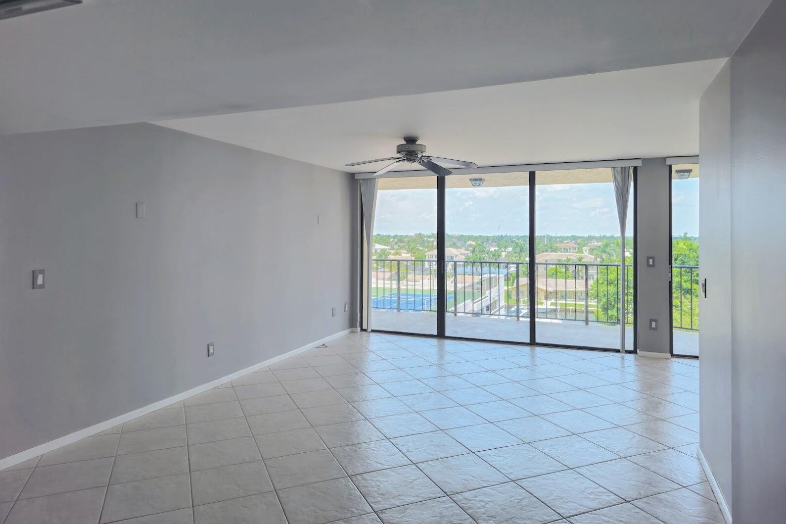 859 Jeffery Street 608