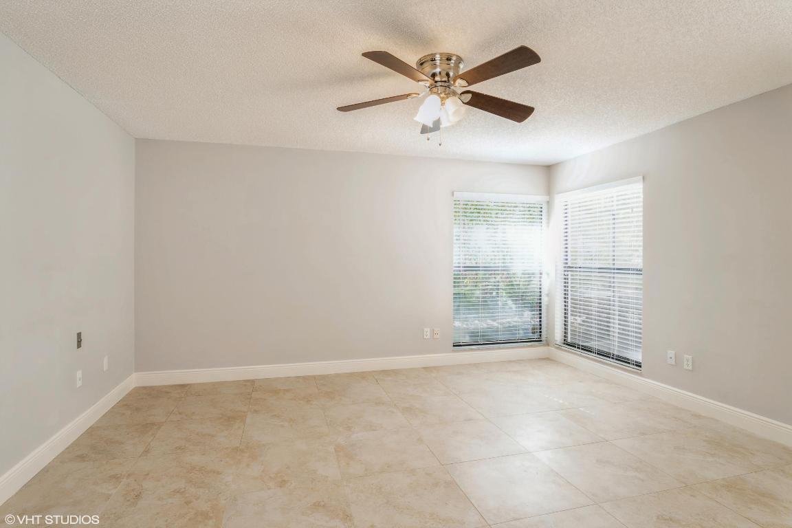 6690 Canary Palm Circle