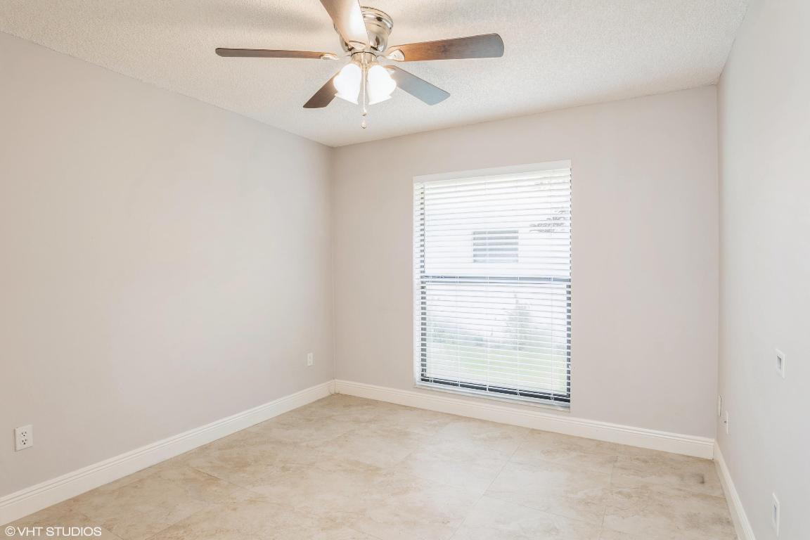 6690 Canary Palm Circle