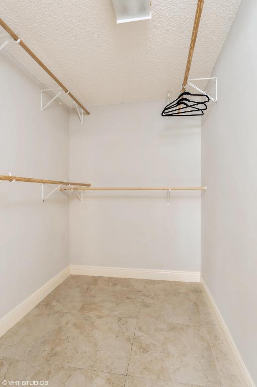 6690 Canary Palm Circle