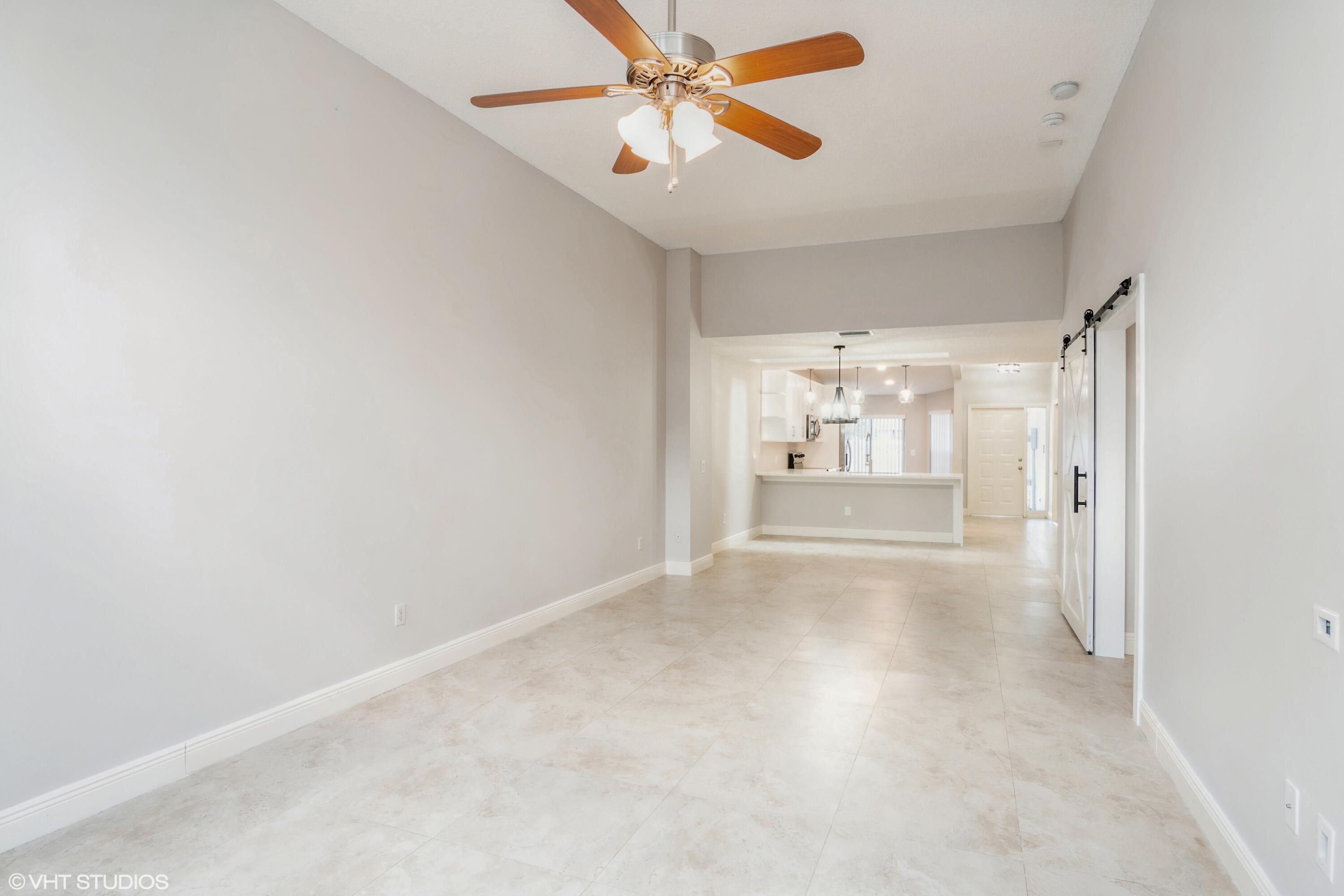 6690 Canary Palm Circle