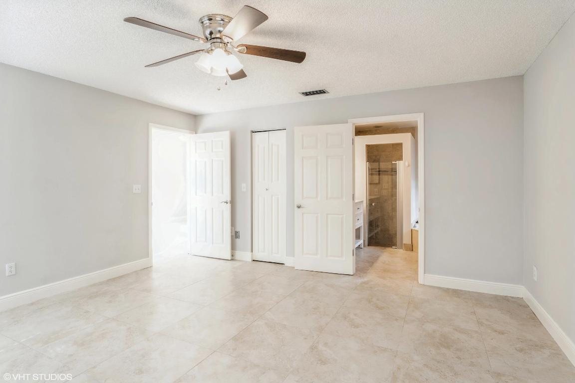 6690 Canary Palm Circle