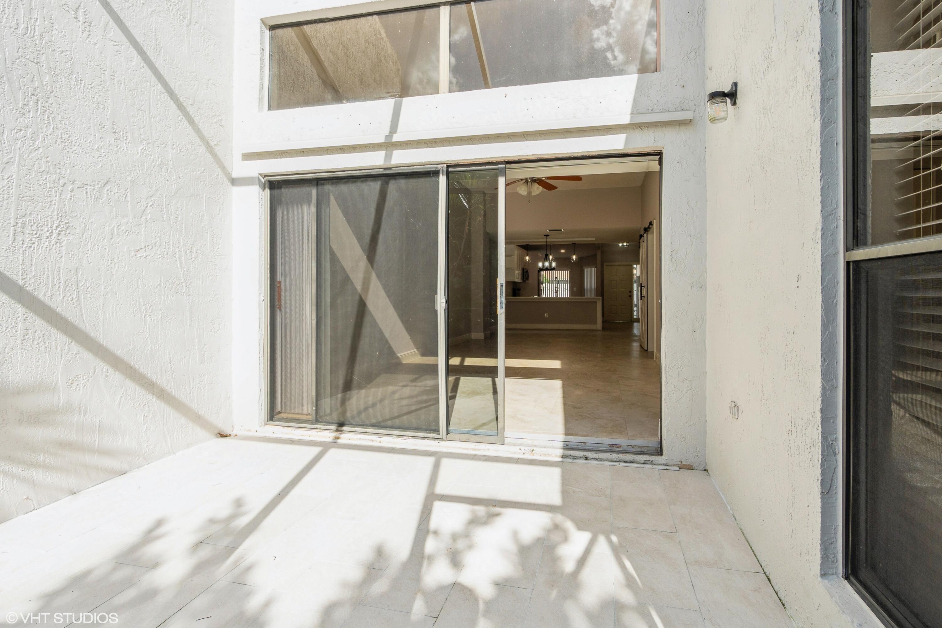 6690 Canary Palm Circle