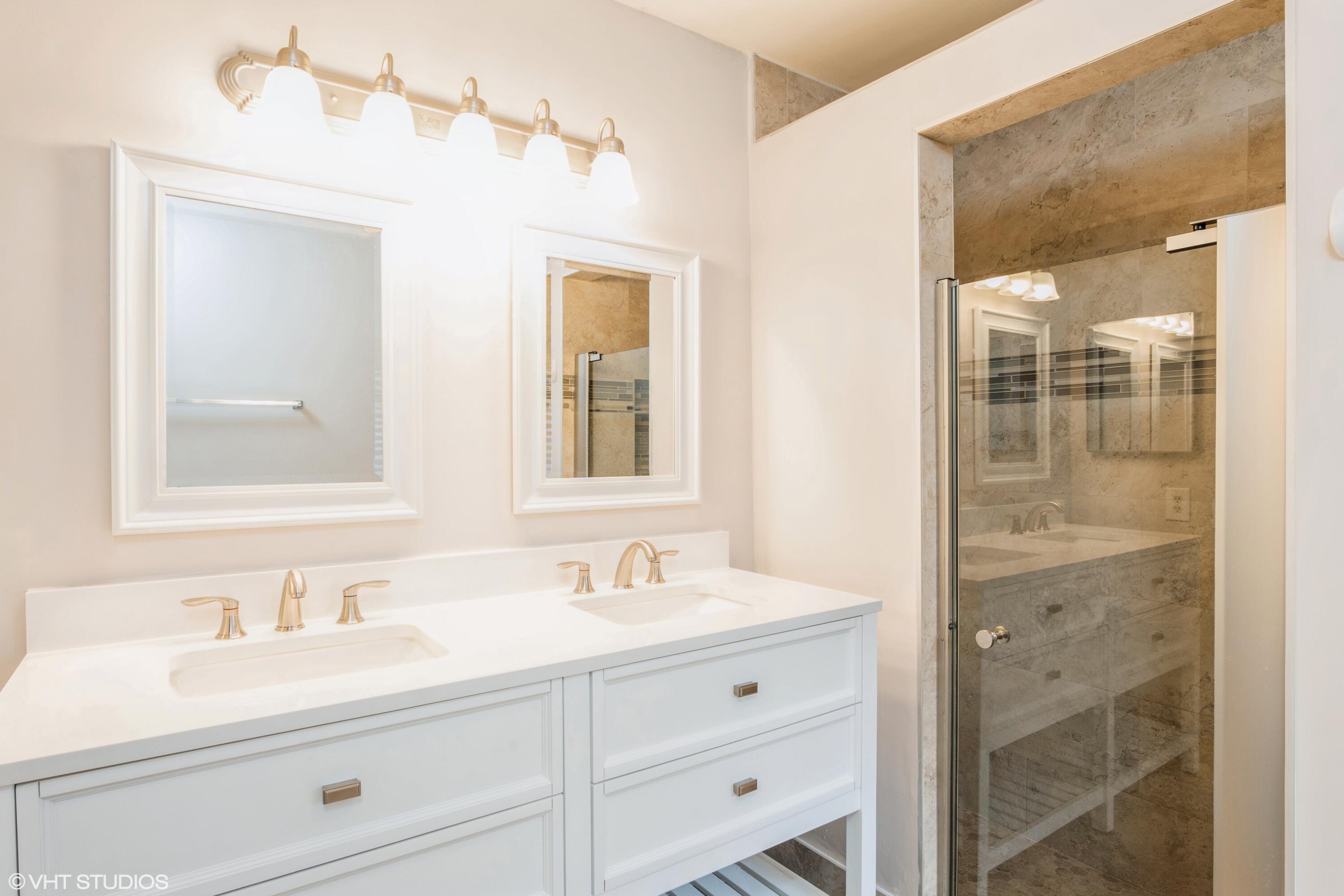 6690 Canary Palm Circle